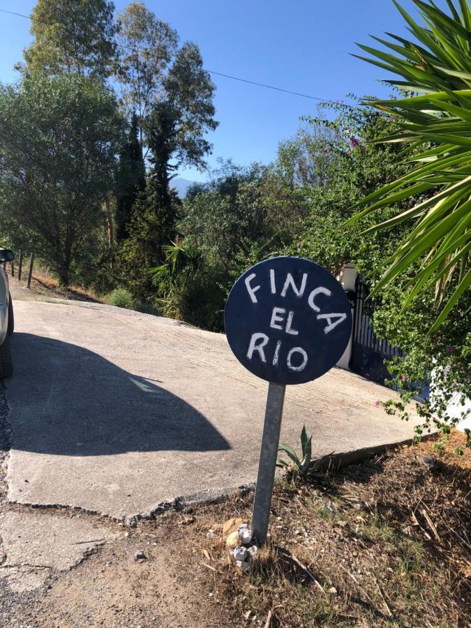 Finca El Rio, The Studio Self Catering With Pool And Hydrotherapy Jacuzzi Set In Beautiful Gardens, Guaro Kültér fotó